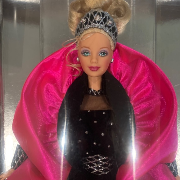 NWT 1998 Happy Holidays Special Edition Barbie Doll SEALED - MIB – NRFB - RARE - Picture 2 of 7